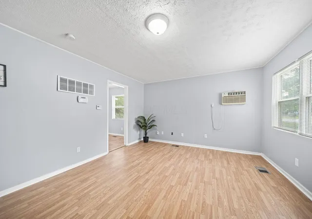 Photo 4 of Single family home for sale at 1000 Colgate Rd, Columbus, OH 43213 | MLS# 226027394 | Listing updated on 2026-09-18