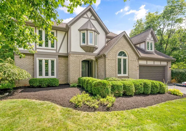 3rd image of 13042 Heatherstone Cir, Pickerington, OH 43147 | MLS# 226027184