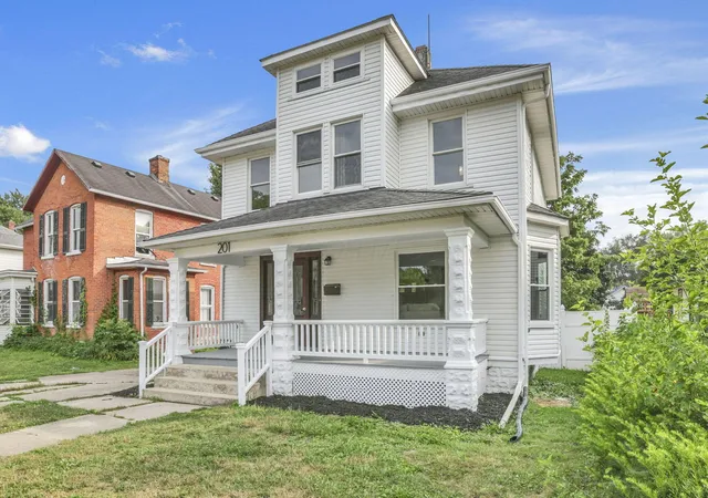 Photo 2 of Single family home for sale at 201 S Main St, London, OH 43140 | MLS# 226027365 | Listing updated on 2026-09-21