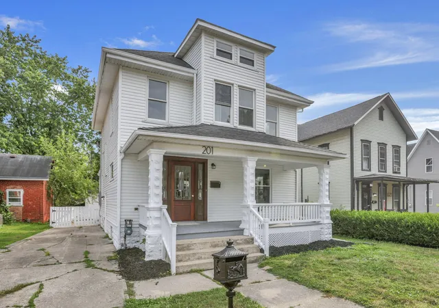 Photo 3 of Single family home for sale at 201 S Main St, London, OH 43140 | MLS# 226027365 | Listing updated on 2026-09-21