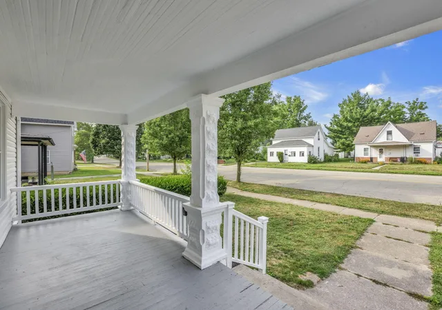 Photo 3 of Single family home for sale at 201 S Main St, London, OH 43140 | MLS# 226027365 | Listing updated on 2026-09-21