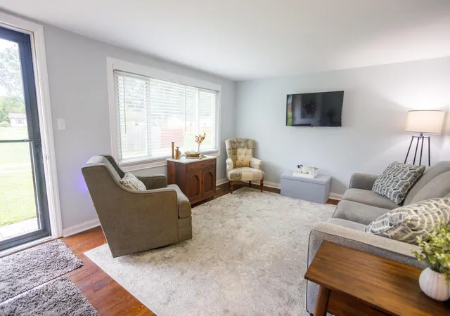 2nd image of 200 Chandler Ave #A, London, OH 43140 | MLS# 226027219