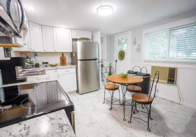 3rd image of 200 Chandler Ave #A, London, OH 43140 | MLS# 226027219