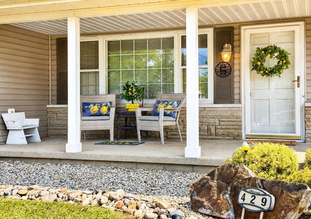 Photo 2 of Sale Pending at 429 Vernon Dr, Chillicothe, OH 45601 | MLS# 226027225 | Listing updated on 2026-08-26
