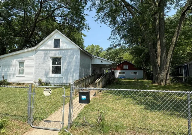 1st image of 3040 E 7th Ave, Columbus, OH 43219 | MLS# 226027246