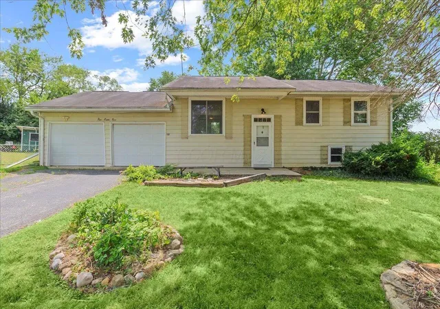 2nd image of 483 Lewis Ct, Johnstown, OH 43031 | MLS# 226027250