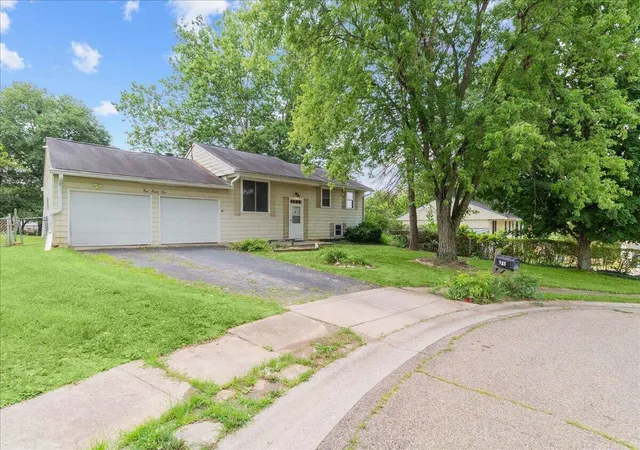 3rd image of 483 Lewis Ct, Johnstown, OH 43031 | MLS# 226027250