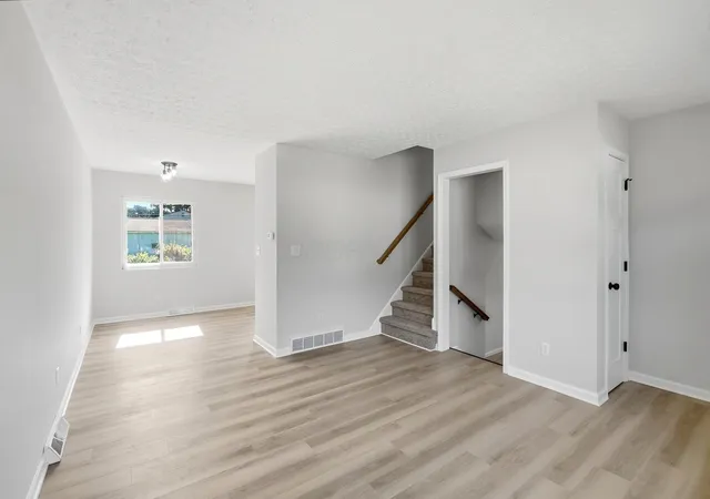 Photo 3 of Single family home for sale at 3532 Noe Bixby Rd, Columbus, OH 43232 | MLS# 226027390 | Listing updated on 2026-08-28