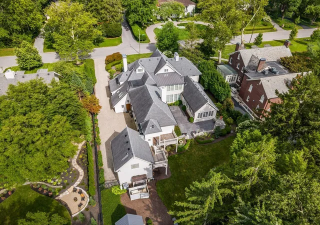 Photo 2 of Sale Pending at 57 Preston Rd, Columbus, OH 43209 | MLS# 226027650 | Listing updated on 2026-09-11
