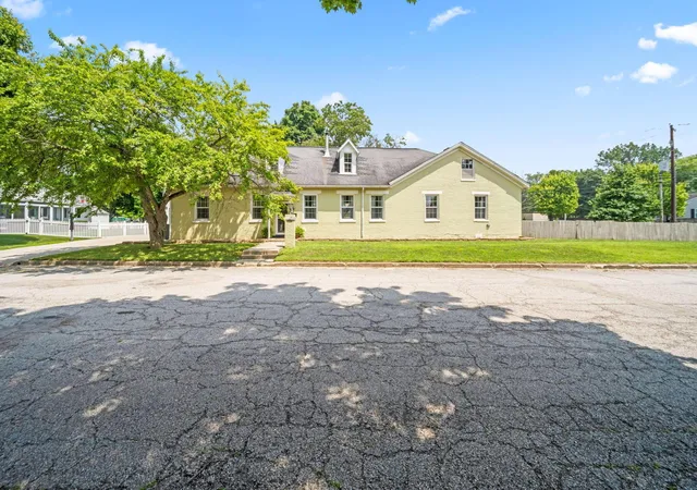 4th image of 832 Pershing Dr, Circleville, OH 43113 | MLS# 226027296