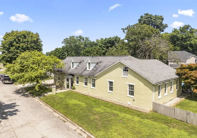 Photo 2 of Sale Pending at 832 Pershing Dr, Circleville, OH 43113 | MLS# 226027296 | Listing updated on 2026-08-31