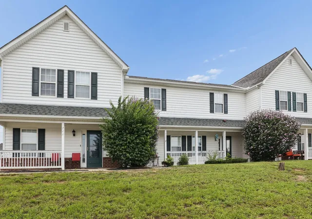 1st image of 707 Pondview Dr #36, Grove City, OH 43123 | MLS# 226027378