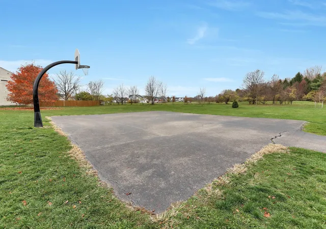 33rd image of 707 Pondview Dr #36, Grove City, OH 43123 | MLS# 226027378