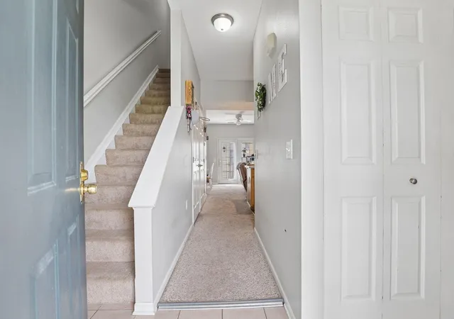 4th image of 707 Pondview Dr, Grove City, OH 43123