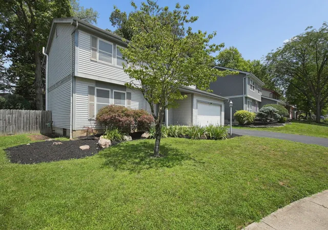 Photo 3 of Single family home for sale at 552 Indian Summer Dr, Columbus, OH 43214 | MLS# 226027489 | Listing updated on 2026-09-17