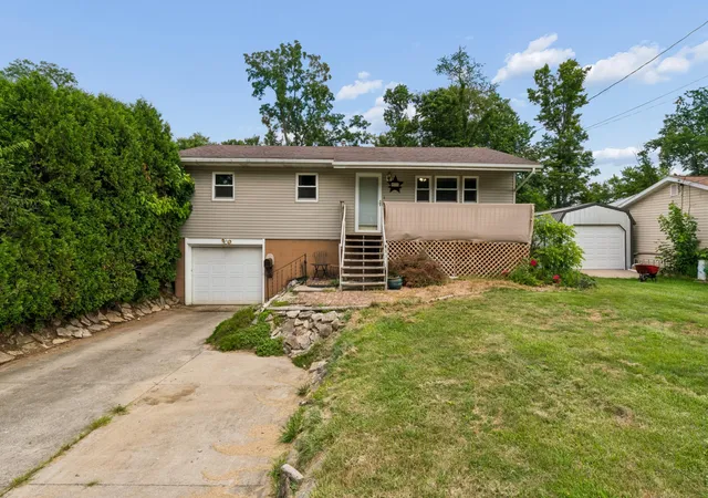 Photo 2 of Single family home for sale at 437 Brenda Dr, Mansfield, OH 44907 | MLS# 226027382 | Listing updated on 2026-08-21