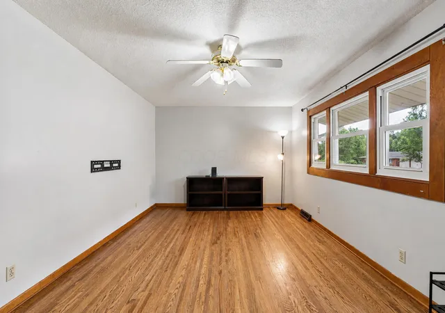 Photo 5 of Single family home for sale at 437 Brenda Dr, Mansfield, OH 44907 | MLS# 226027382 | Listing updated on 2026-08-21