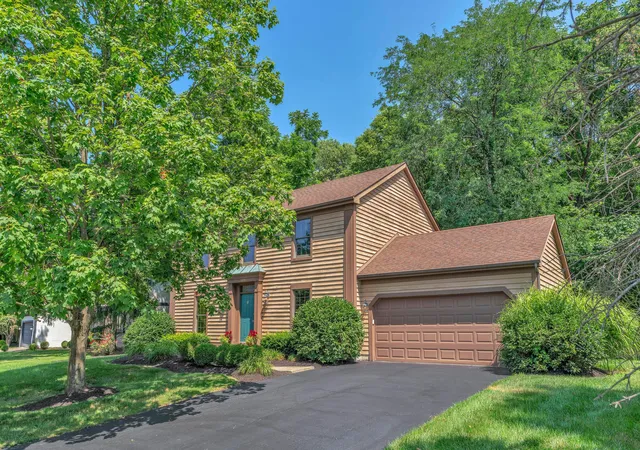 Photo 3 of Single family home for sale at 1118 Riva Ridge Blvd, Columbus, OH 43230 | MLS# 226027393 | Listing updated on 2026-09-24