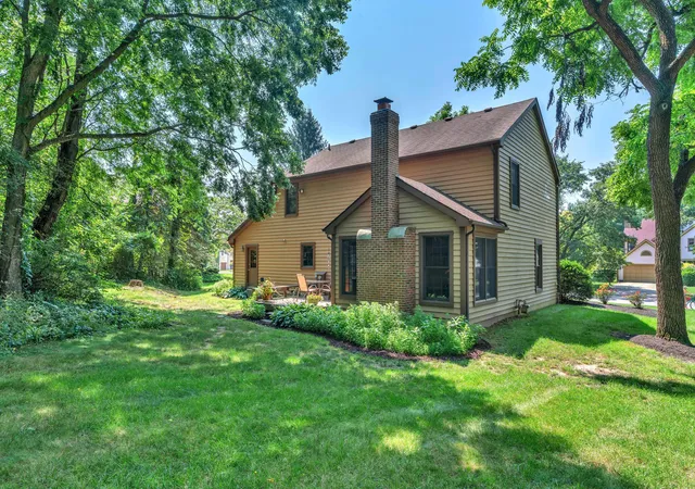 Photo 2 of Single family home for sale at 1118 Riva Ridge Blvd, Columbus, OH 43230 | MLS# 226027393 | Listing updated on 2026-09-14