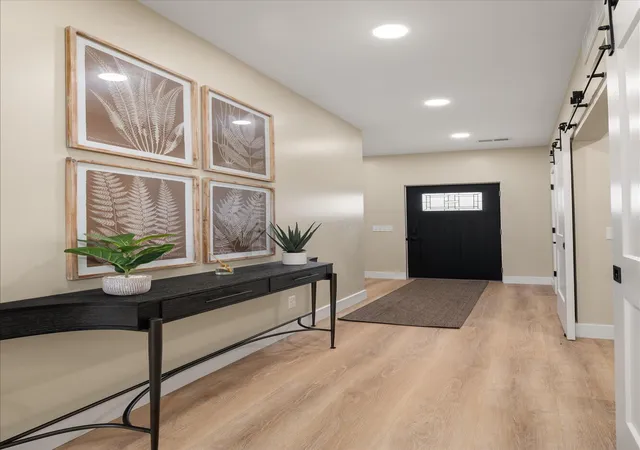 Listing Photo 3 - Condo for sale in building located at 1327 S Trimble Rd, Mansfield, OH 44907