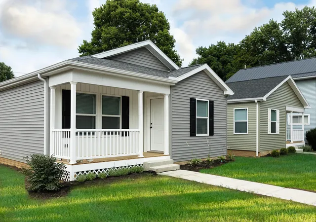 1st image of 156 E Channel St, Newark, OH 43055 | MLS# 226027408