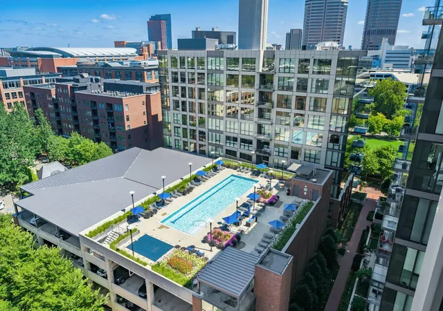 Listing Photo 2 - Condo for sale in building located at 250 W Spring St, Columbus, OH 43215 - Unit #824