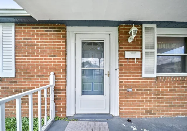 3rd image of 839 Bradwell Dr, Columbus, OH 43207 | MLS# 226028833