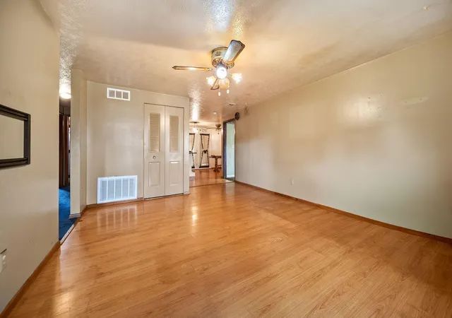 5th image of 839 Bradwell Dr, Columbus, OH 43207 | MLS# 226028833
