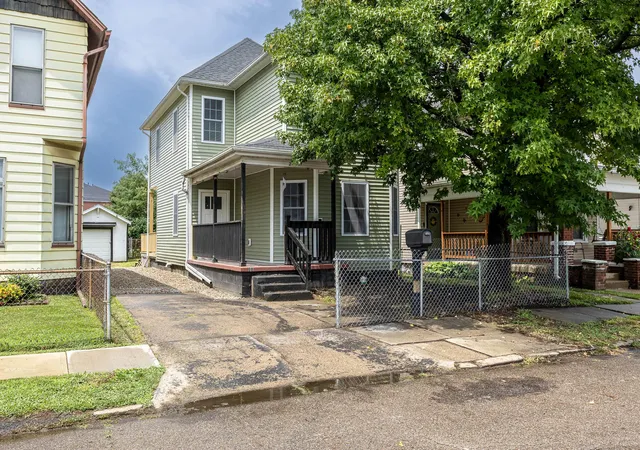 1st image of 21 Dewey Ave, Newark, OH 43055 | MLS# 226027431