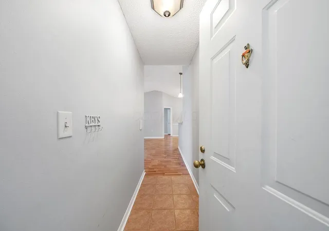 Listing Photo 4 - Condo for sale in building located at 6823 Mdw Creek Dr, Columbus, OH 43235 - Unit #309