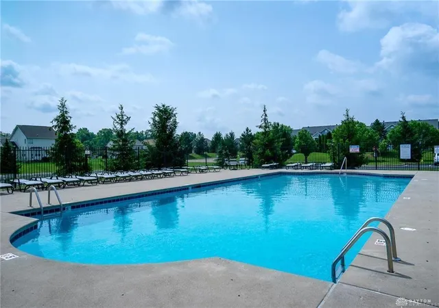 Listing Photo 2 - Condo for sale in building located at 3071 Willowbrook Wy, Dayton, OH 45431 - Unit #