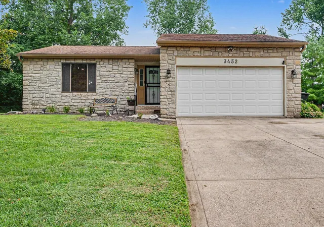 Photo 2 of Single family home for sale at 3432 Society Hl Ct, Columbus, OH 43219 | MLS# 226027482 | Listing updated on 2026-09-04