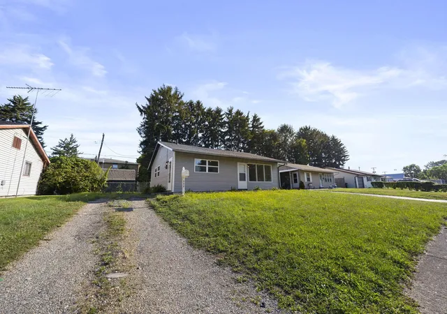 2nd image of 548 Seneca Dr, Newark, OH 43055 | MLS# 226027493