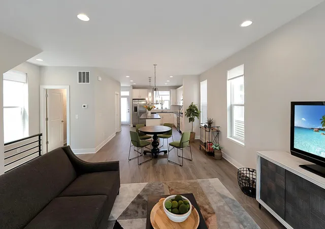 Listing Photo 3 - Condo for sale in building located at 41 S Hartford Ave, Columbus, OH 43222