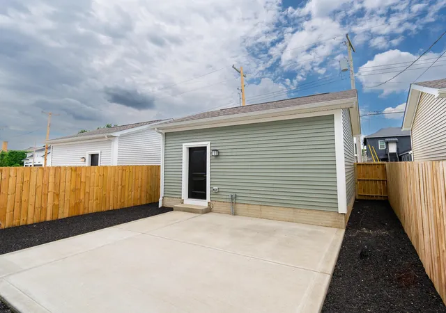 Listing Photo 4 - Condo for sale in building located at 41 S Hartford Ave, Columbus, OH 43222