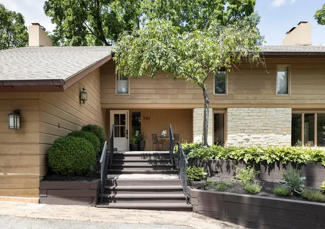 Photo 4 of Single family home for sale at 886 Clayton Dr, Worthington, OH 43085 | MLS# 226027980 | Listing updated on 2026-08-05