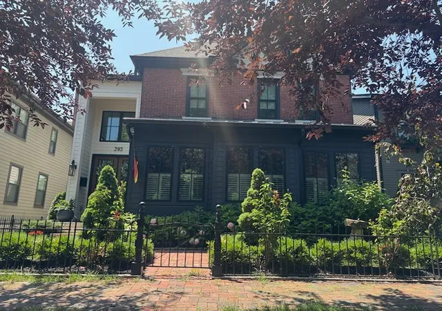 1st image of 395 E Sycamore St, Columbus, OH 43206 | MLS# 226031442