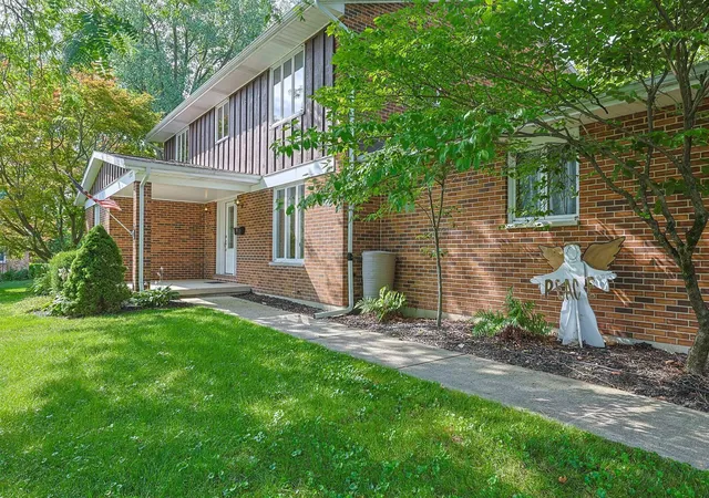 4th image of 2727 Wellsford Ln, Springfield, OH 45503 | MLS# 226027512