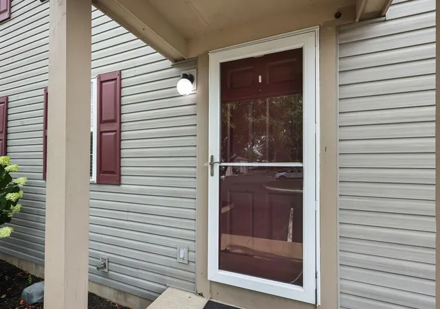 Listing Photo 4 - Condo for sale in building located at 2325 Sandman Dr, Columbus, OH 43235 - Unit #69D