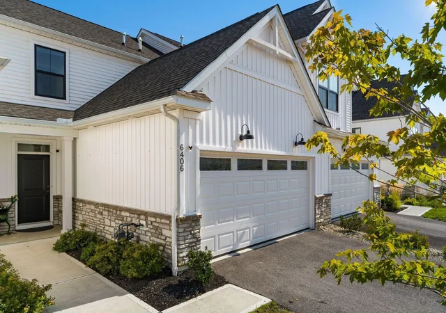 Listing Photo 4 - Condo for sale in building located at 6406 Hamilton Woods Blvd N, Westerville, OH 43081