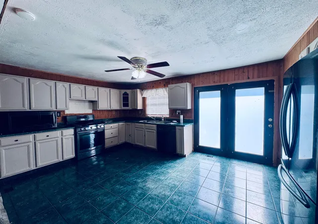 Photo 3 of Single family home for sale at 2800 Bender Rd, Marietta, OH 45750 | MLS# 226027659 | Listing updated on 2026-10-26