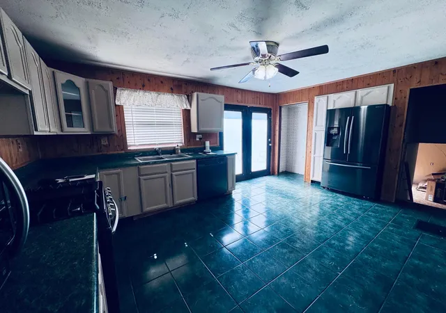 Photo 3 of Single family home for sale at 2800 Bender Rd, Marietta, OH 45750 | MLS# 226027659 | Listing updated on 2026-09-30
