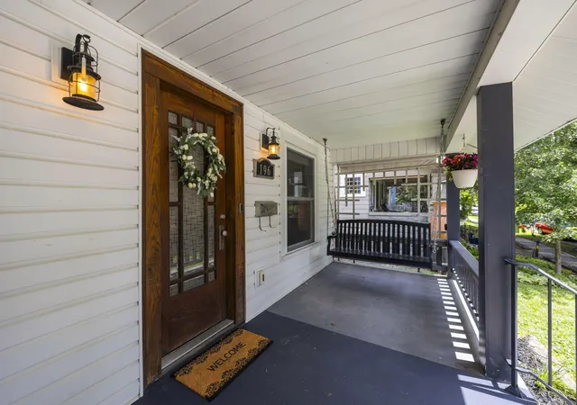 3rd image of 196 Brighton Rd, Columbus, OH 43202 | MLS# 226031482