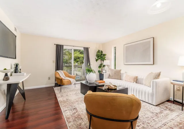 2nd image of 915 Quay Ave #915H, Columbus, OH 43212 | MLS# 226027564
