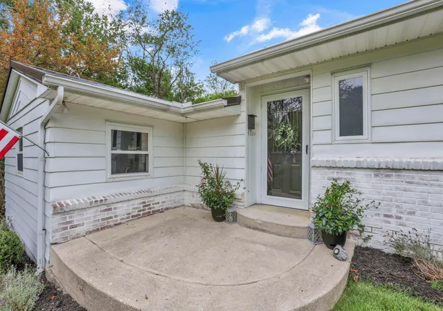 Photo 4 of Sale Pending at 729 Glenwood Dr, Logan, OH 43138 | MLS# 226028285 | Listing updated on 2026-10-16