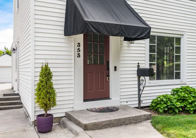 Photo 3 of Single family home for sale at 353 Blenheim Rd, Columbus, OH 43214 | MLS# 226028121 | Listing updated on 2026-09-14
