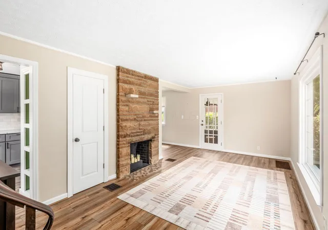 Photo 4 of Single family home for sale at 353 Blenheim Rd, Columbus, OH 43214 | MLS# 226028121 | Listing updated on 2026-09-14