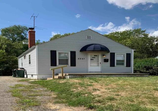 Photo 1 of Single family home for sale at 2237 Parkwood Ave, Columbus, OH 43211 | MLS# 226027592 | Listing updated on 2026-07-29