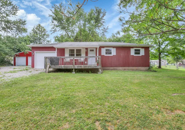 Photo 2 of Single family home for sale at 2968 Pleasant Dr Ne, Lancaster, OH 43130 | MLS# 226028046 | Listing updated on 2026-07-28