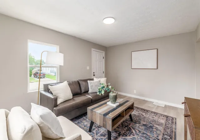 Photo 4 of Single family home for sale at 3080 E 13th Avenue, Columbus, OH 43219 | MLS# 226027643 | Listing updated on 2026-09-11